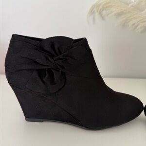 CL by Laundry Black Wedge Booties with Bow